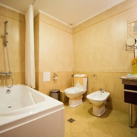 Grand Hebar فندق