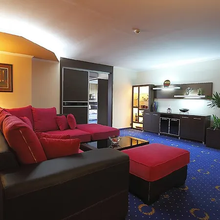 فندق Grand Hebar 4*